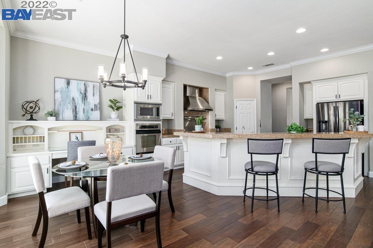 Riddell St, Pleasanton, CA 94566