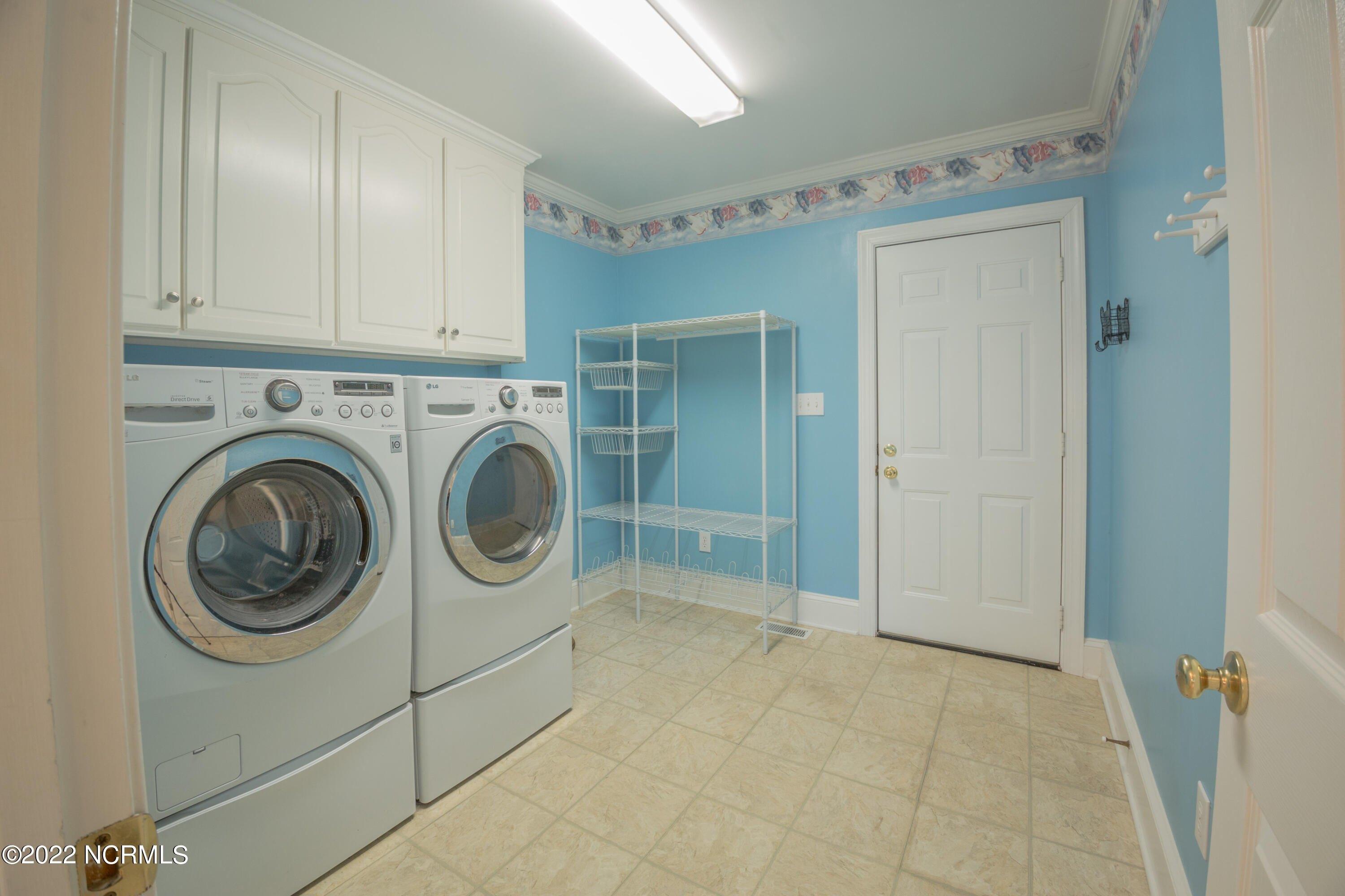 Fairfax Rd, Kinston, NC 28504