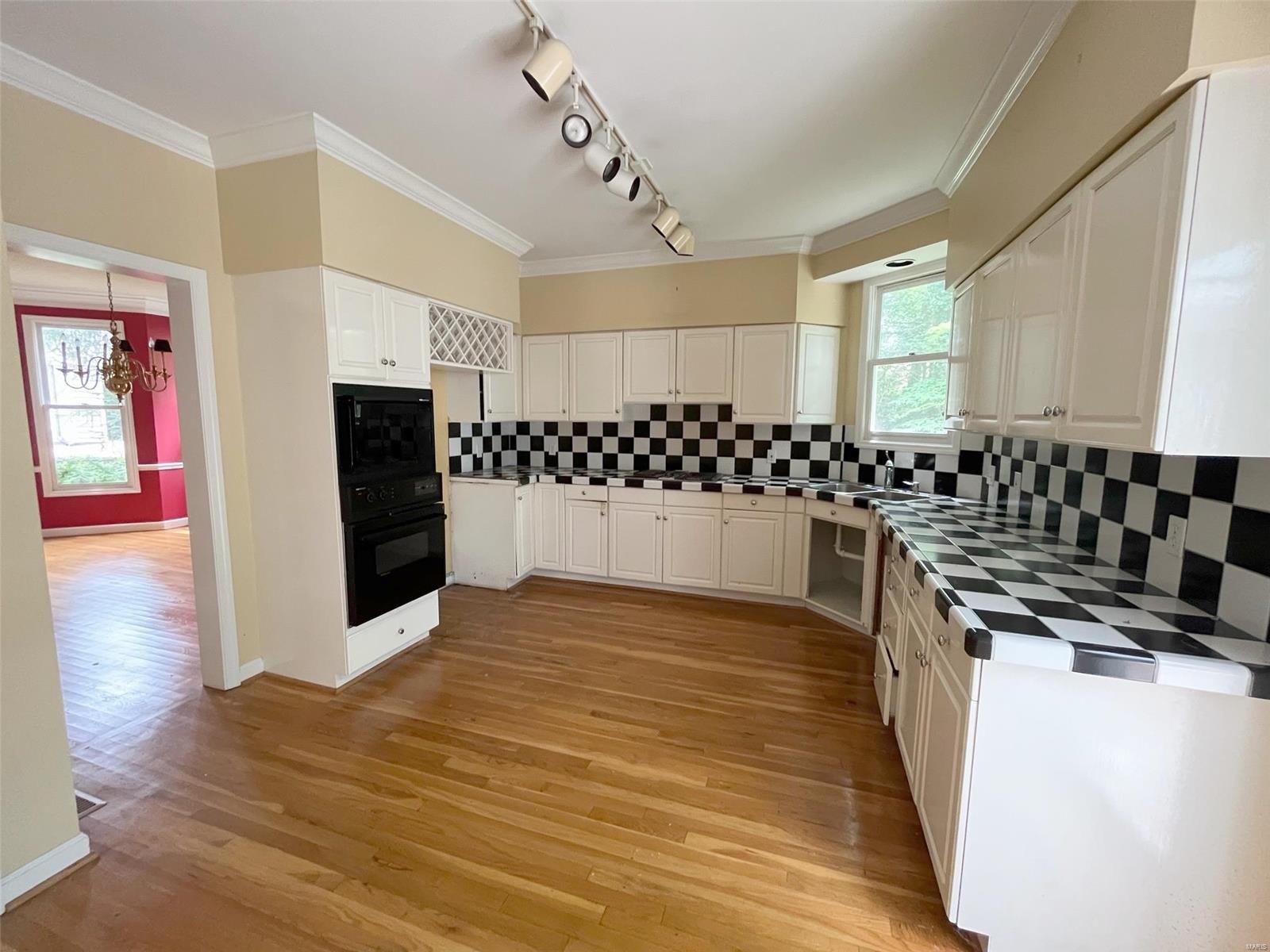 Grant Ct, Saint Louis, MO 63119
