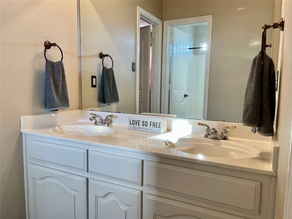 Losana Ct, Mansfield, TX 76063