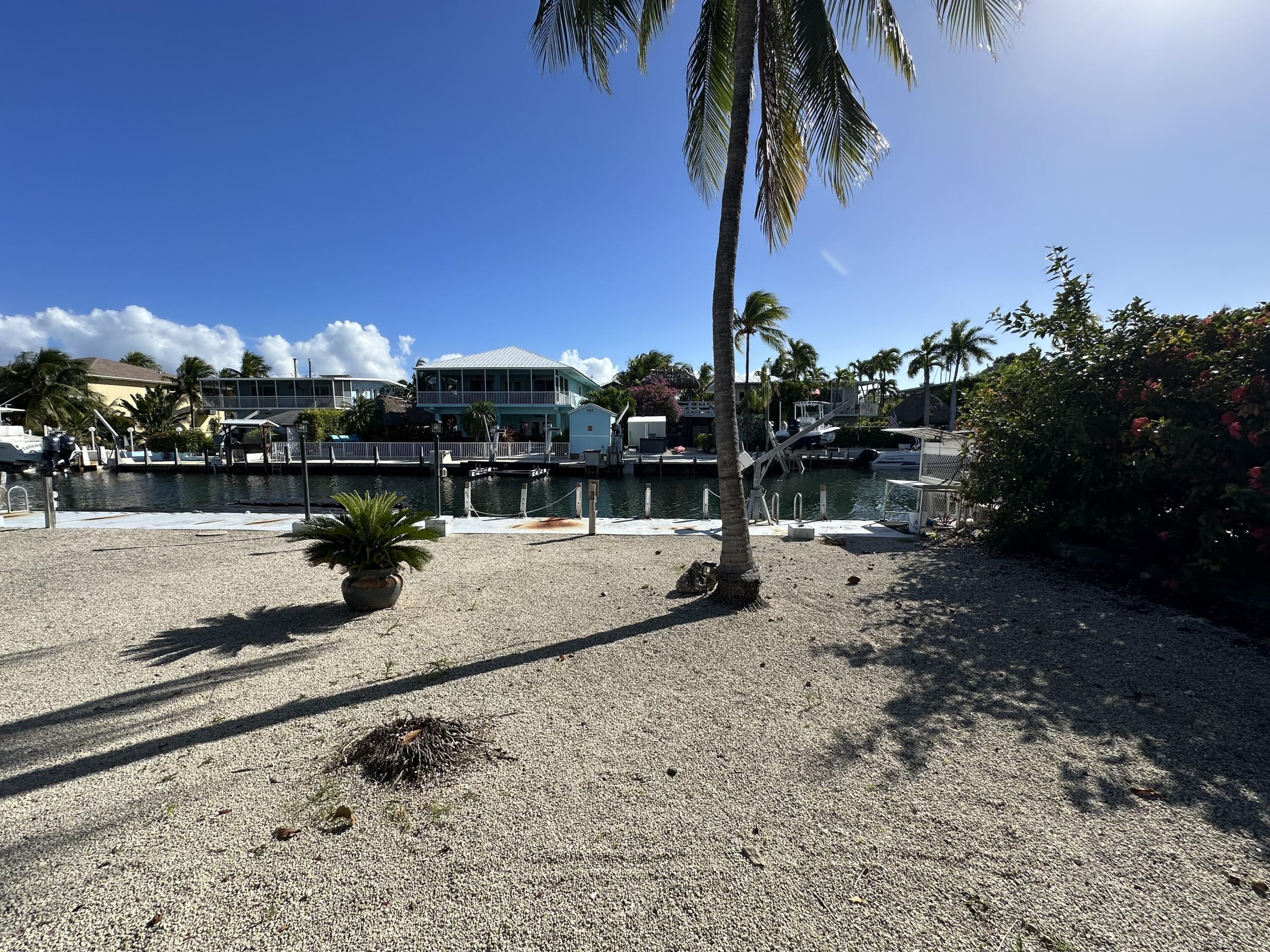 Harbor Dr, Tavernier, FL 33070