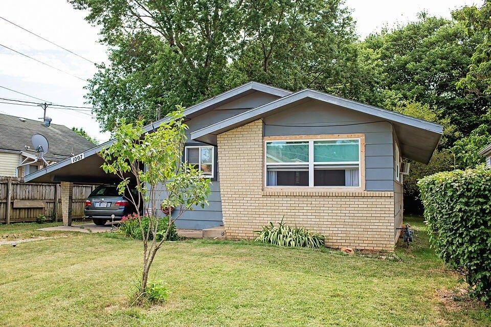 W Elm St, Springfield, MO 65806