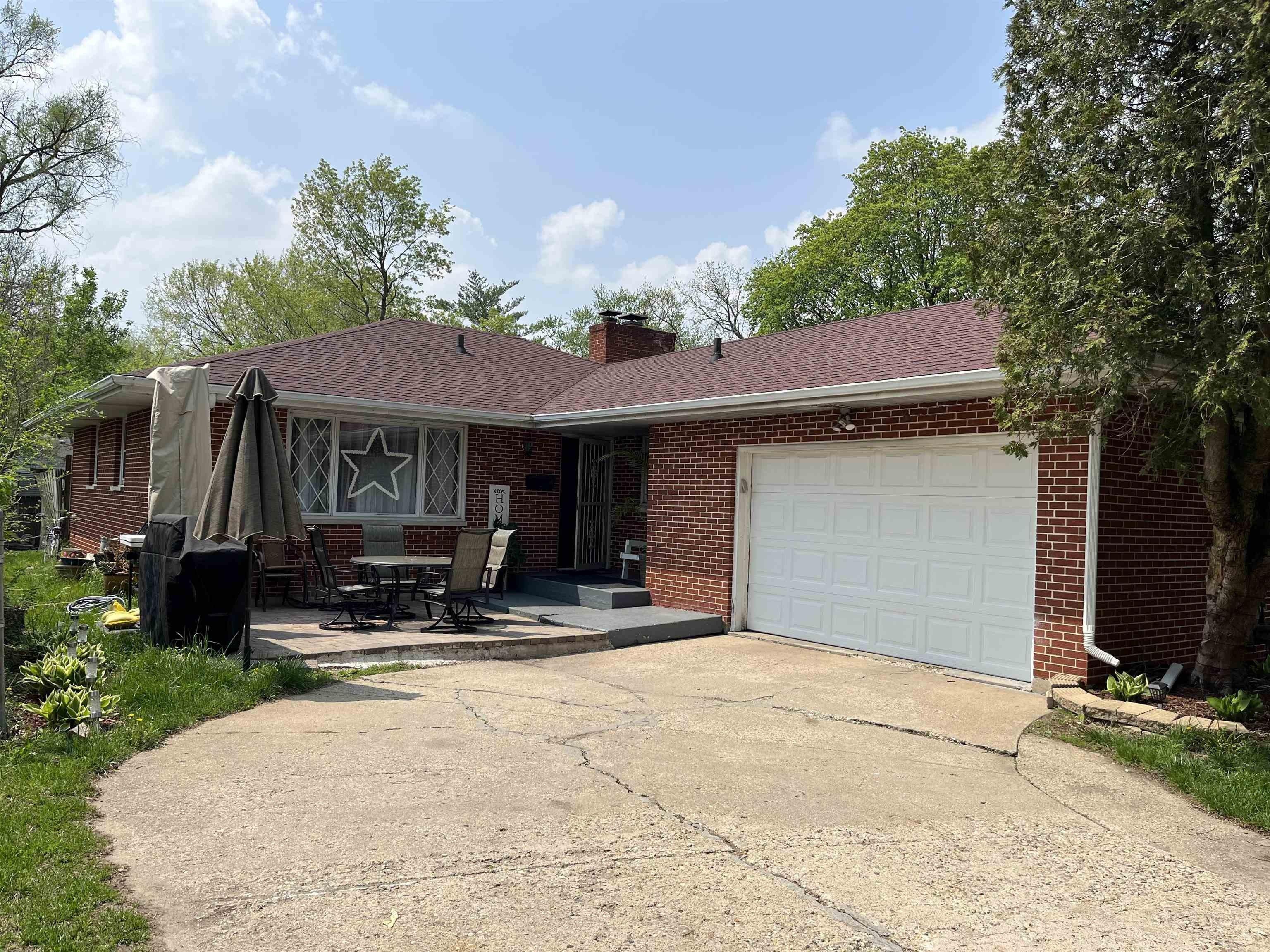 Midway Dr, Rockford, IL 61103