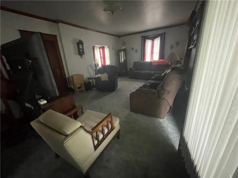 Highland Ave, New Castle, PA 16105