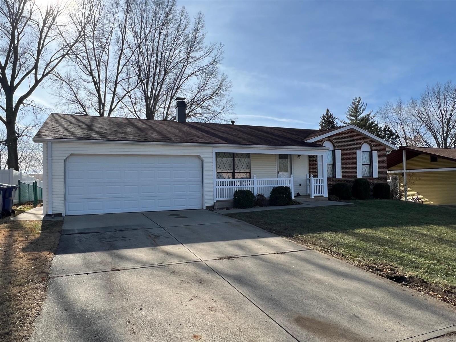 Kings Trail Ln, Fenton, MO 63026