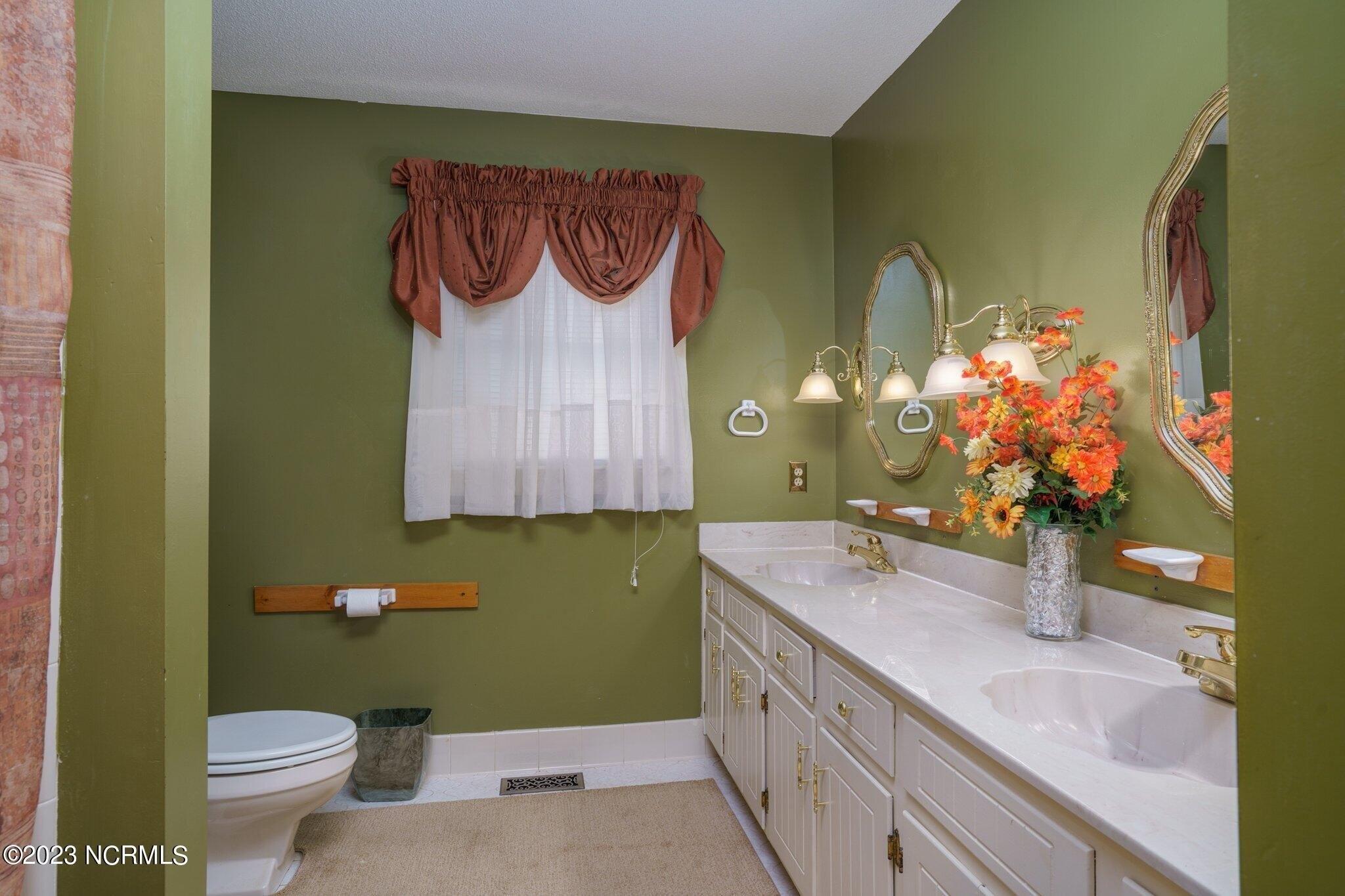 Waterloo Dr, Rocky Mount, NC 27804