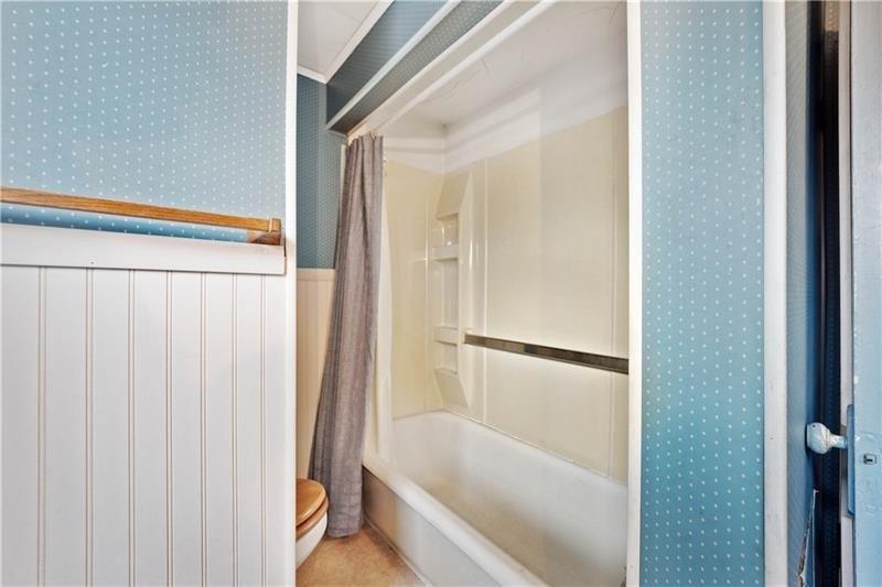 Walnut St, Ambridge, PA 15003