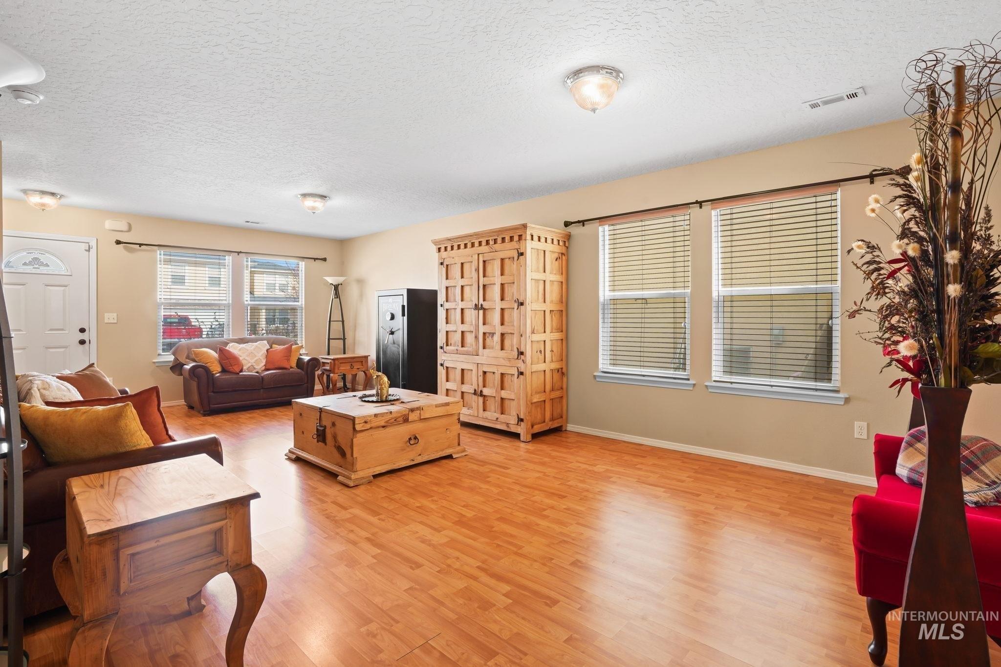 W Alderberry Dr, Boise, ID 83709
