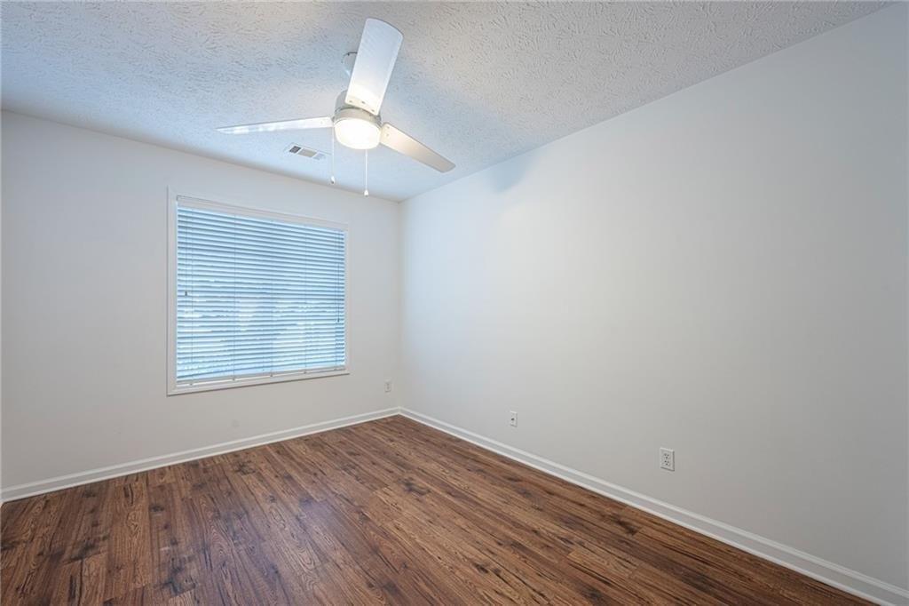 Dennis Dr, Alpharetta, GA 30009