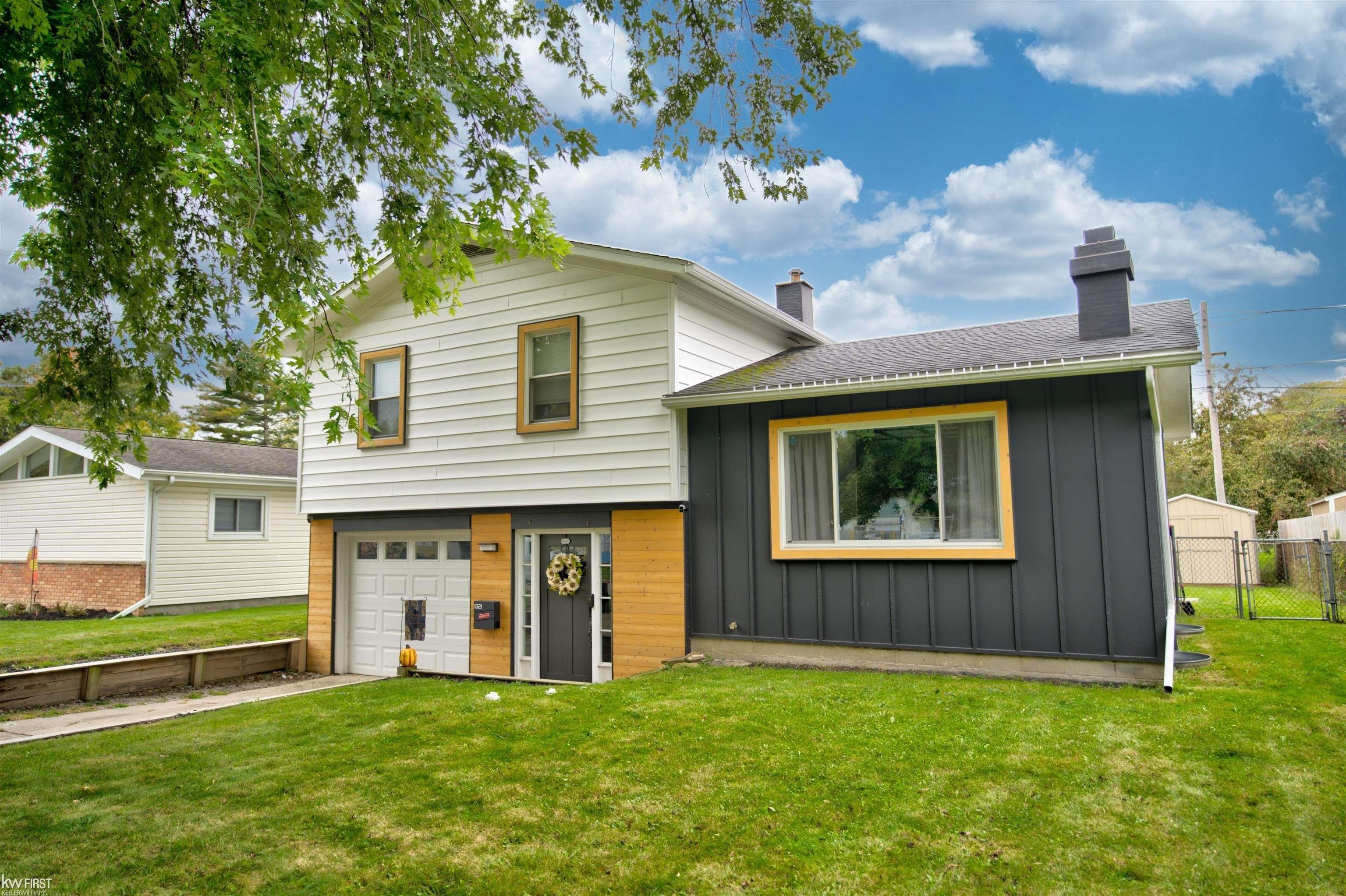 Dingwall Dr, Owosso, MI 48867