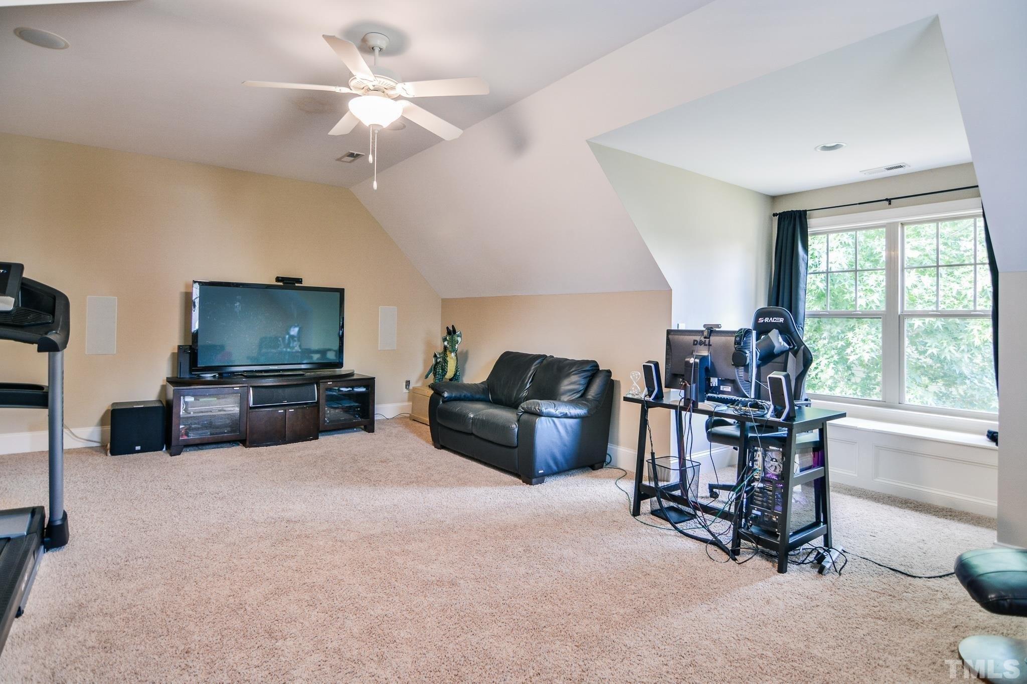 Skygrove Dr, Clayton, NC 27527
