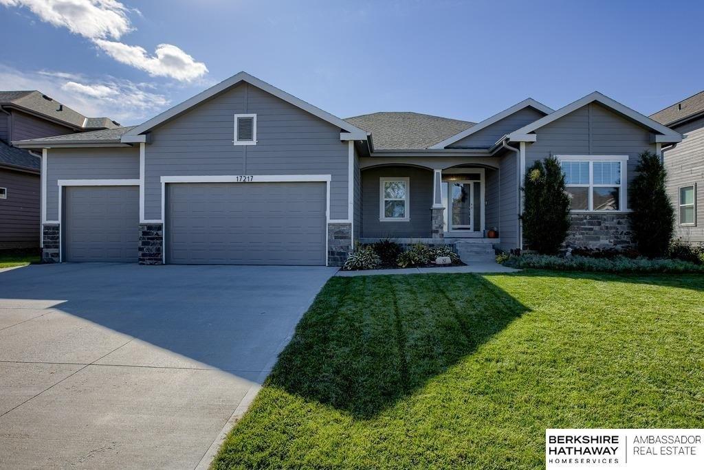 Chutney Dr, Omaha, NE 68136