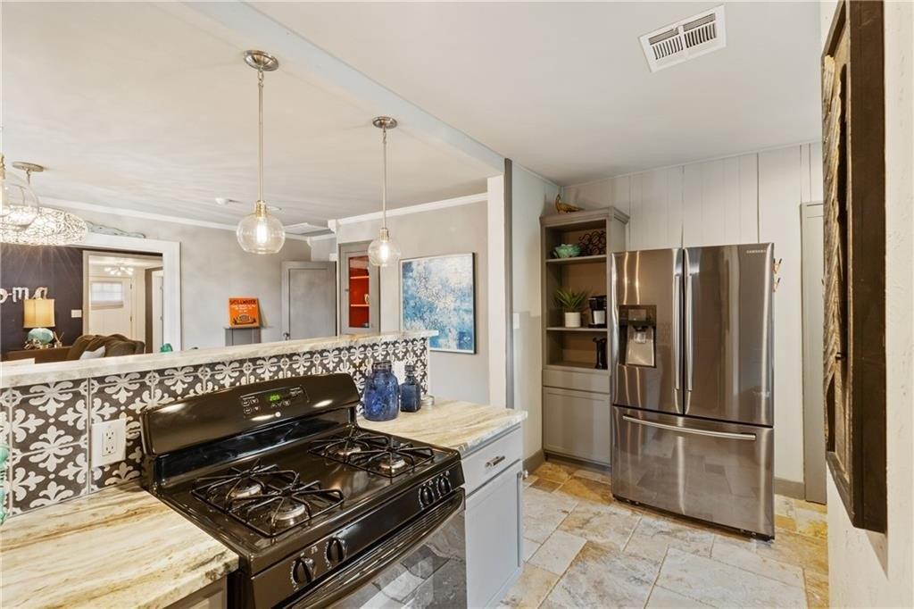 E Edwards St, Edmond, OK 73034