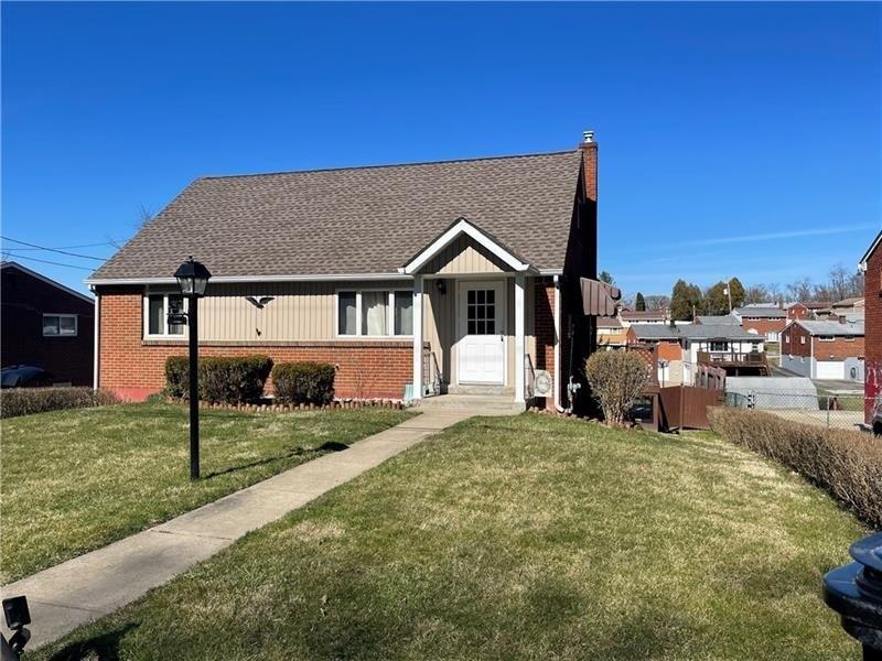 Colonial Manor Rd, Irwin, PA 15642