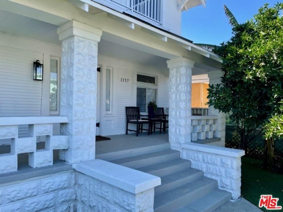 Irolo St, Los Angeles, CA 90006