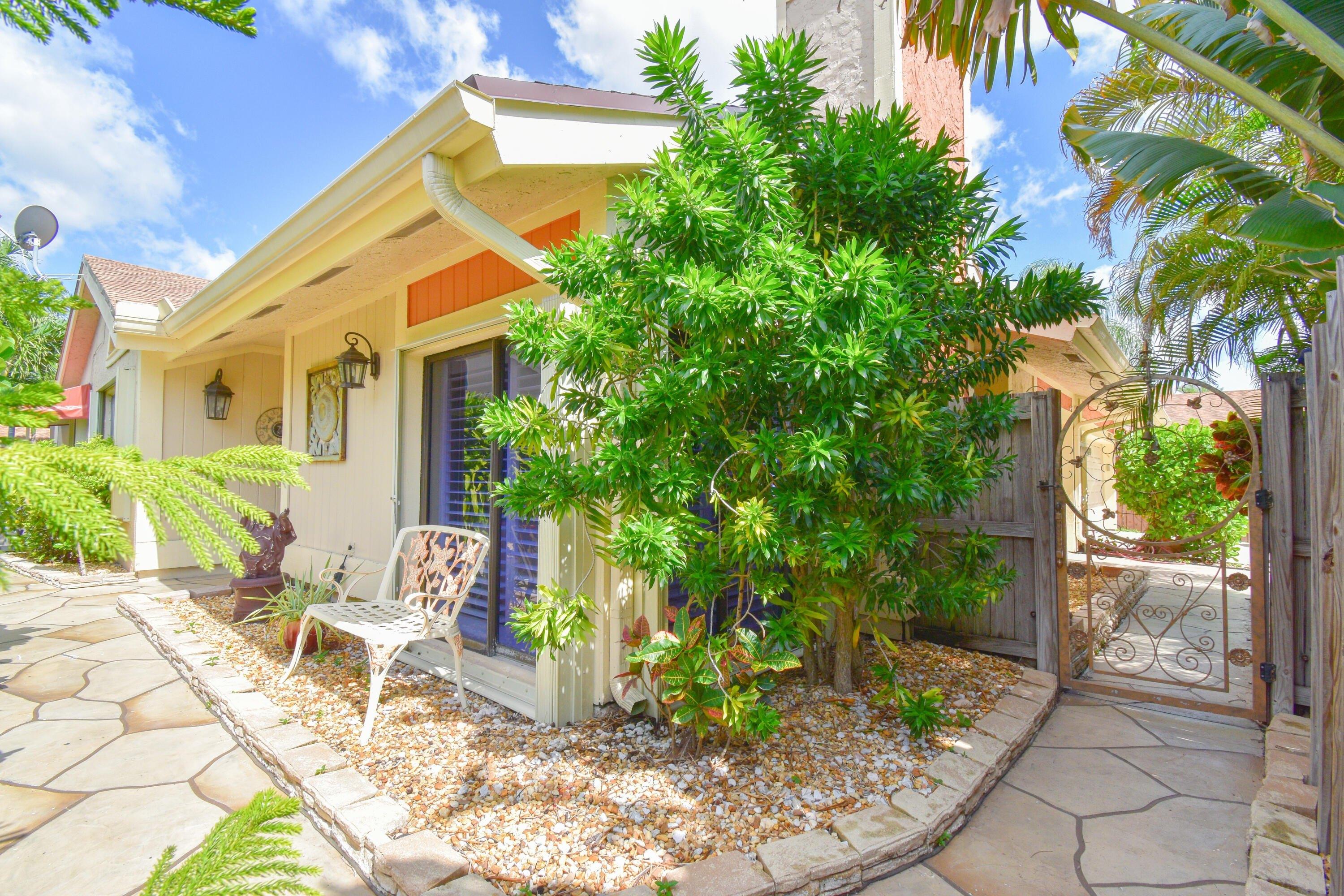 Sierra Dr E, Boca Raton, FL 33433