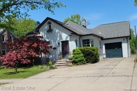 Shady Lane Ave, Saint Clair Shores, MI 48080