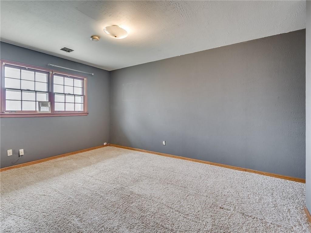 Mockingbird Ln, Midwest City, OK 73110