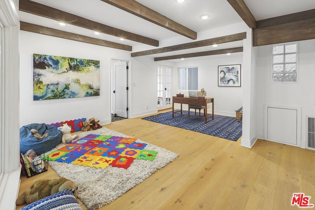 Las Casas Pl, Pacific Palisades, CA 90272