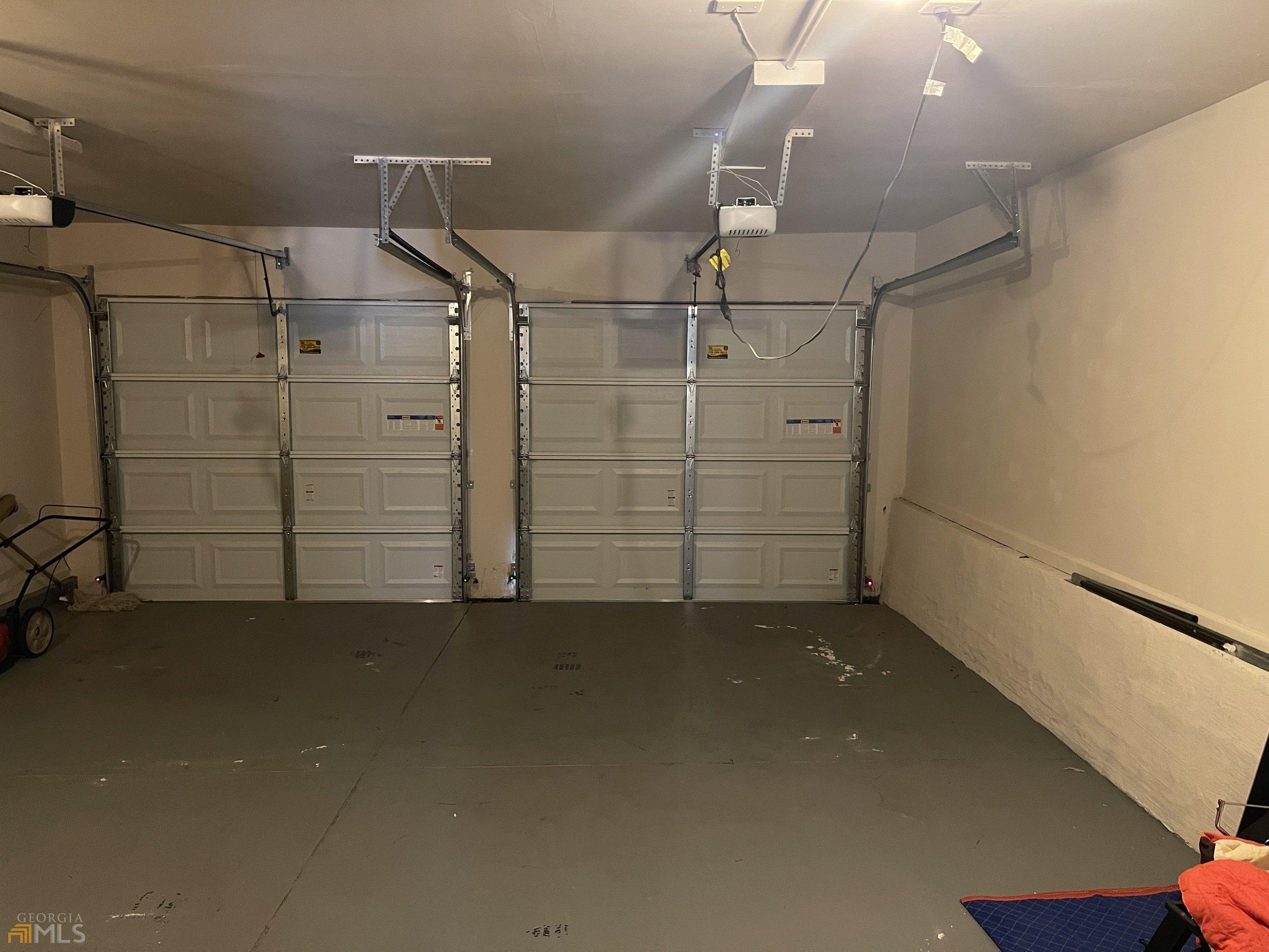 Oakland Spring Dr, Snellville, GA 30039