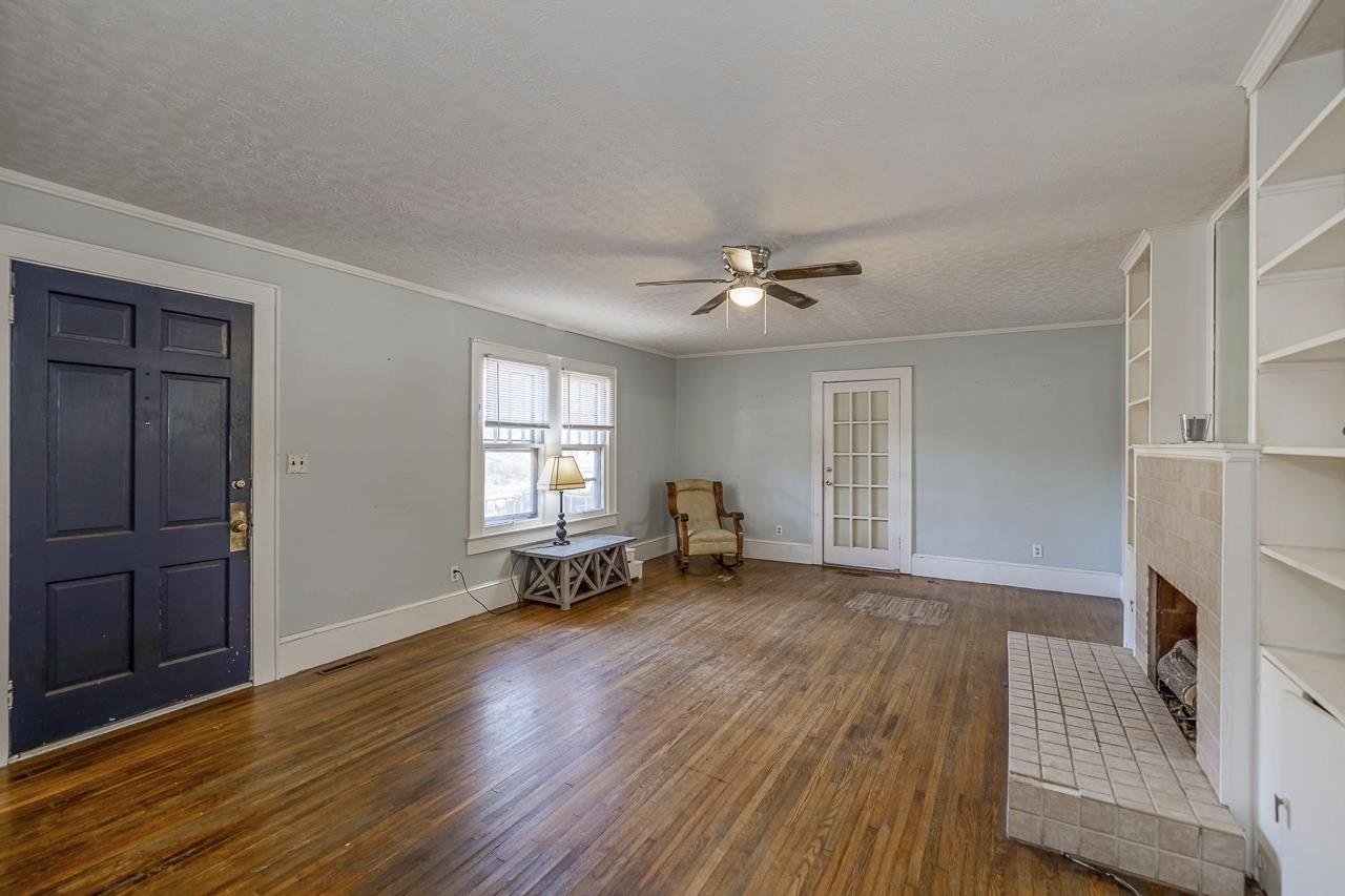 Church St, Laurens, SC 29360