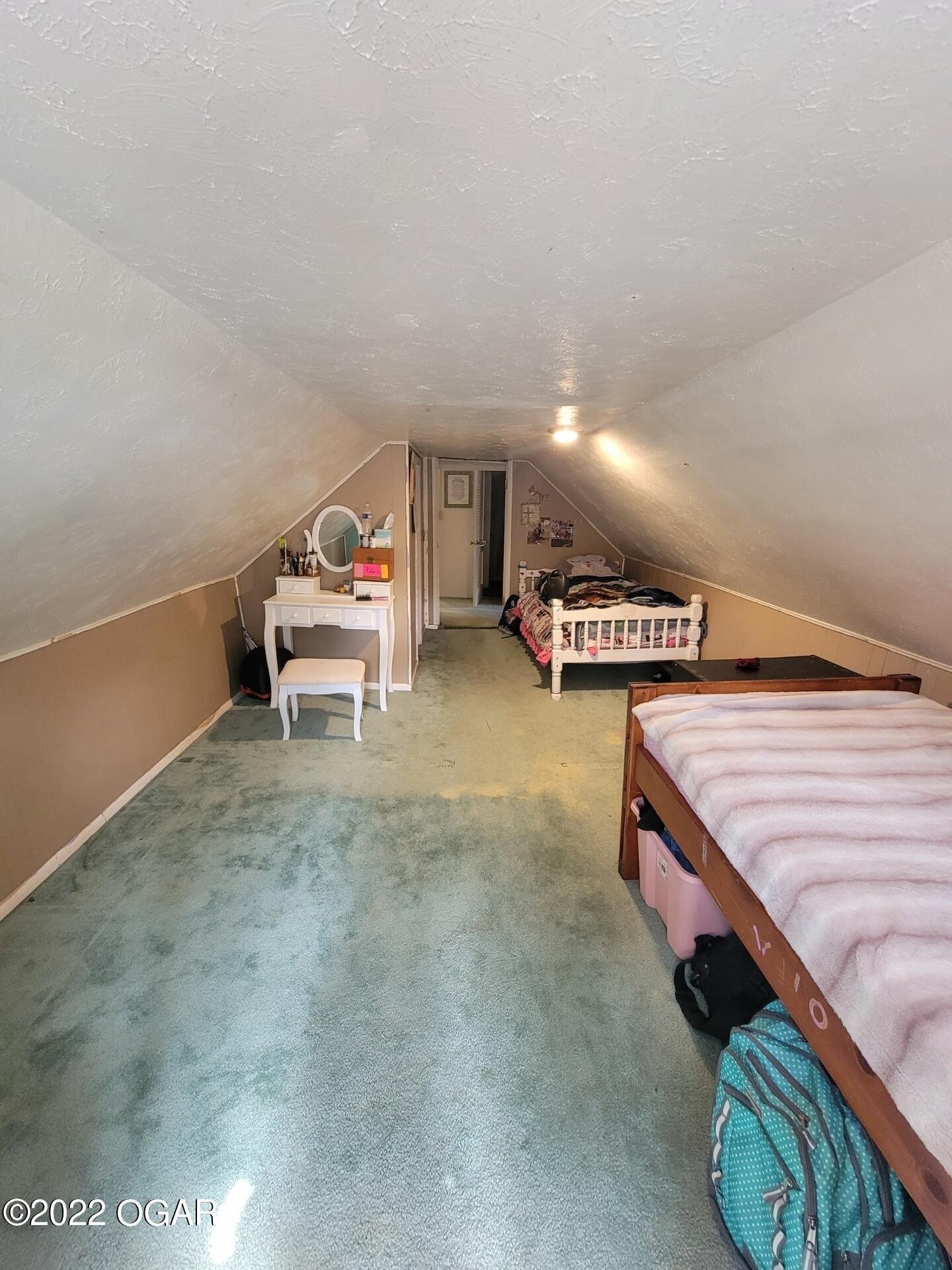 E Mckinney St, Neosho, MO 64850
