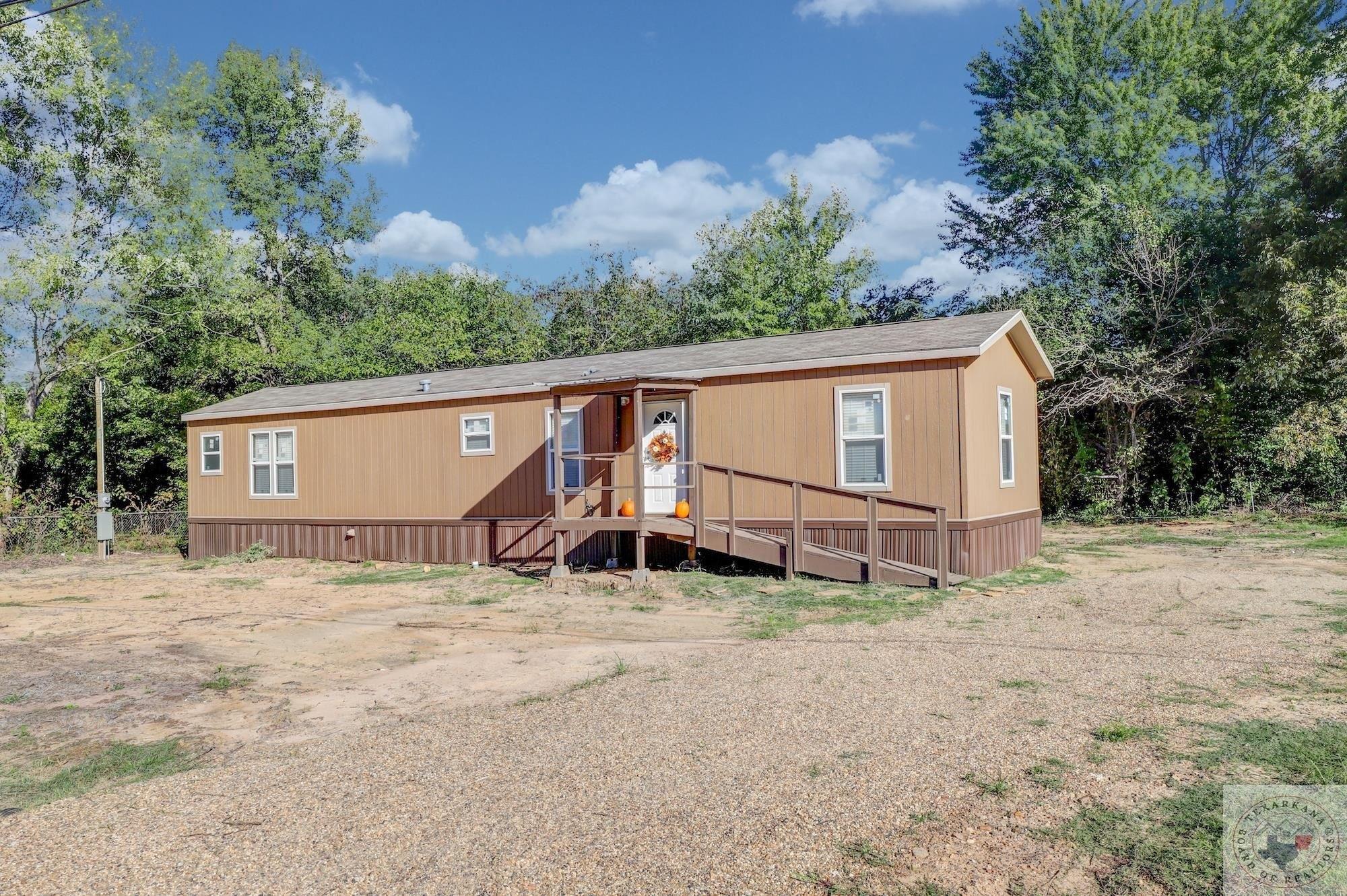 E Mcgee St, New Boston, TX 75570