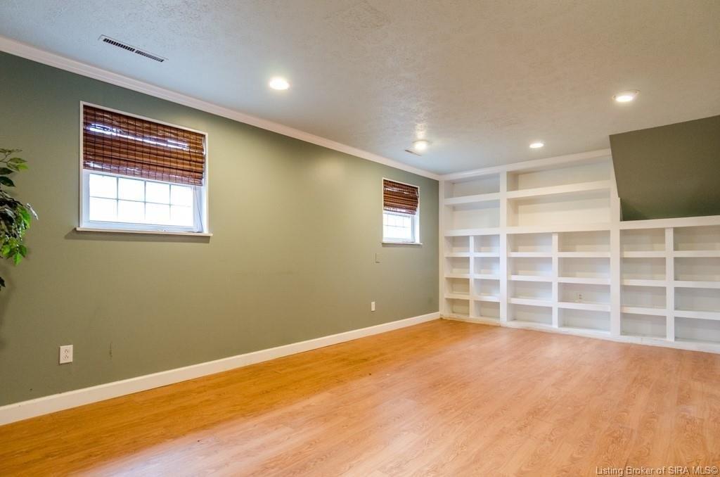 N Walford Dr, Jeffersonville, IN 47130