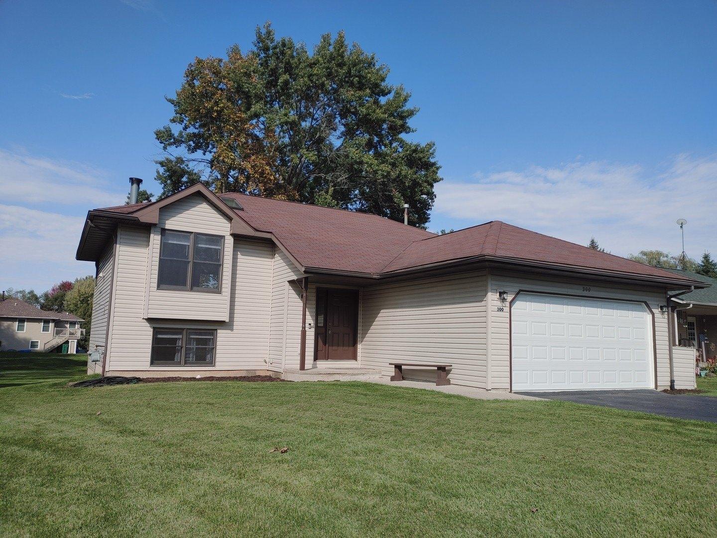 Briar Cliff St Sw, Poplar Grove, IL 61065
