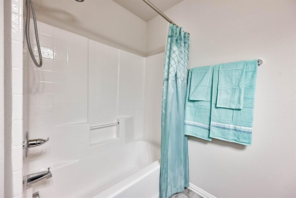 Montoya Ln, Fort Worth, TX 76119
