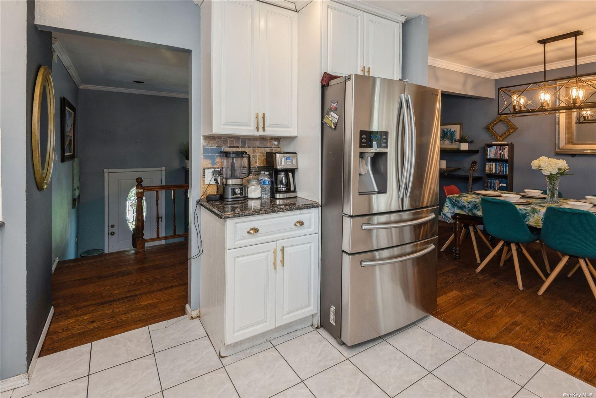 Mckinley St, Copiague, NY 11726