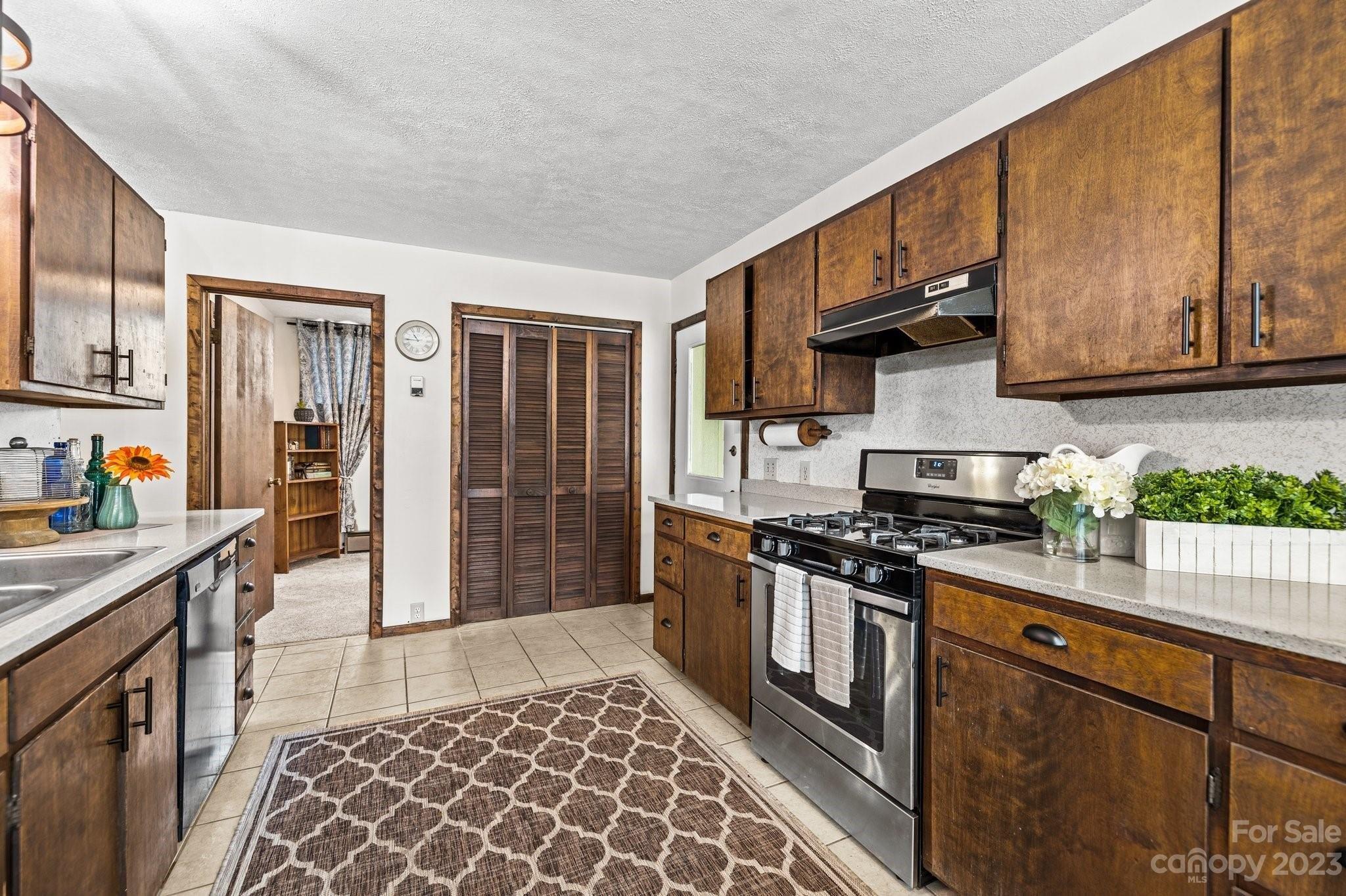 Davis Rd, Waxhaw, NC 28173