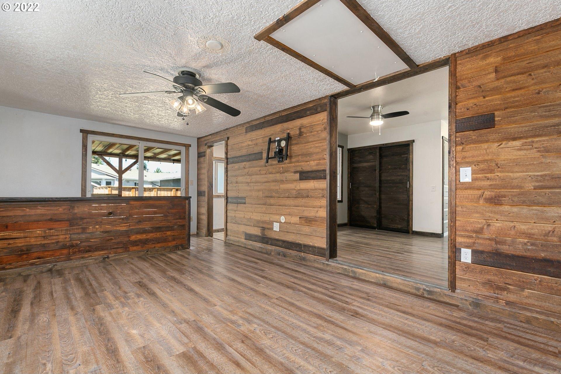 27th Ave, Longview, WA 98632
