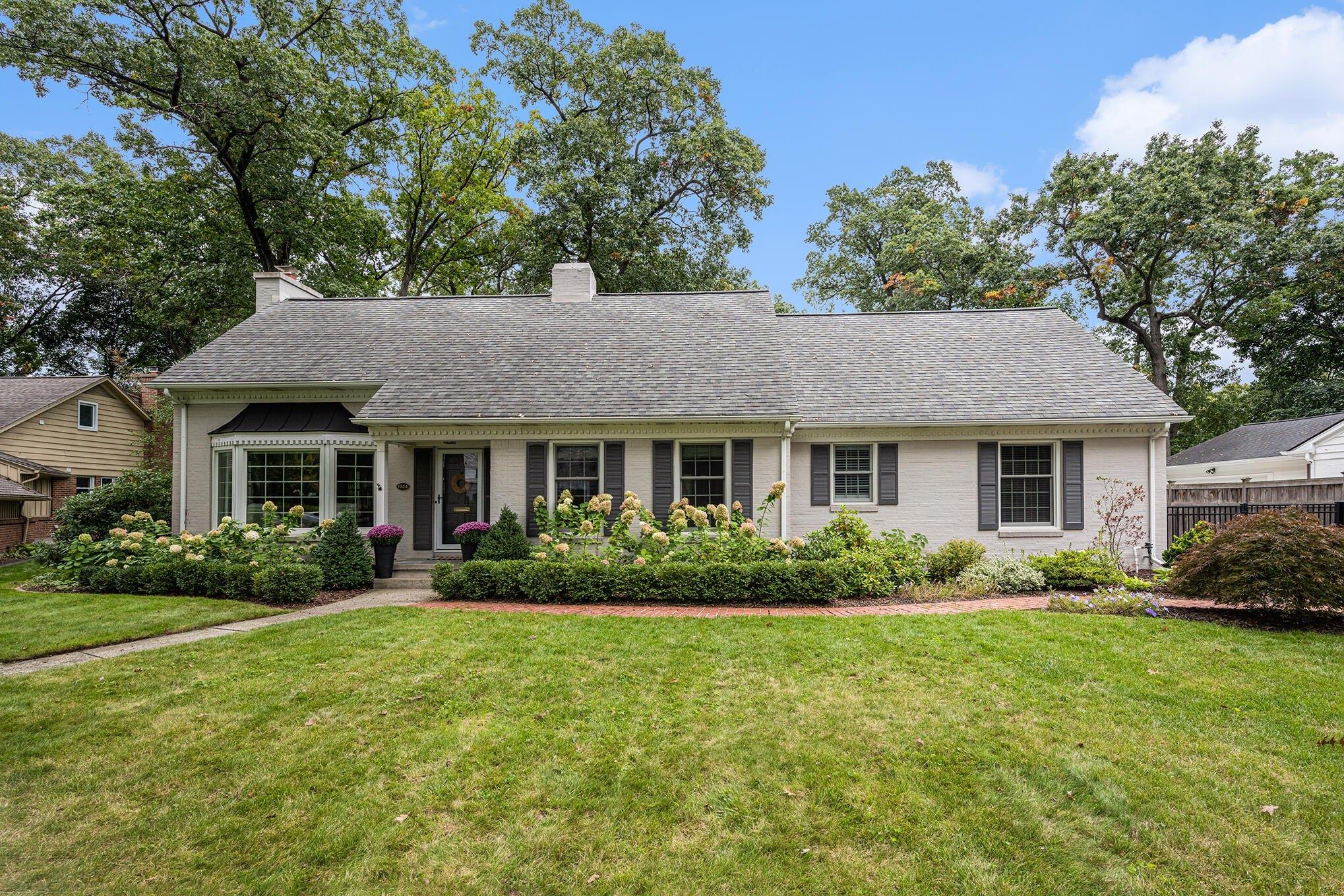 Monterey Dr Se, Grand Rapids, MI 49506