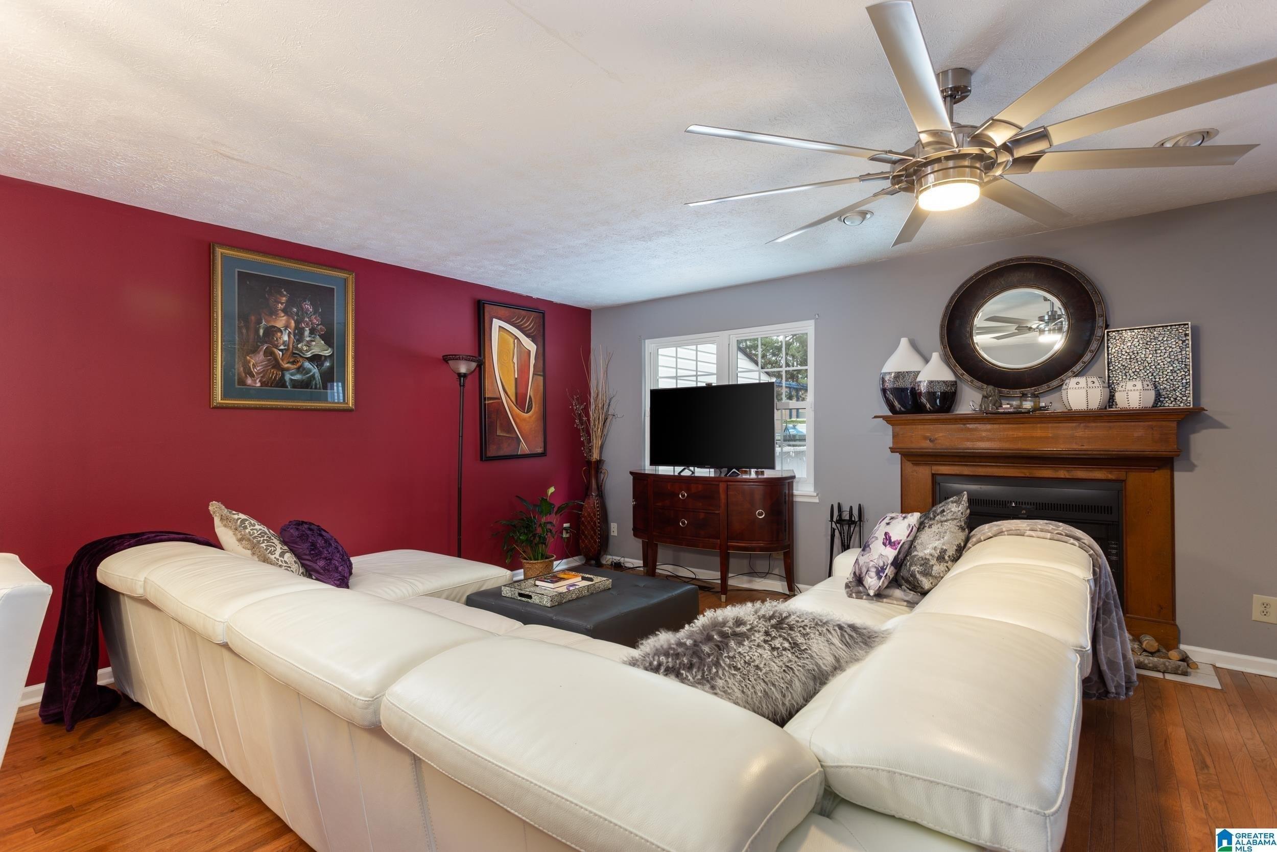Woodgate Cir, Anniston, AL 36206