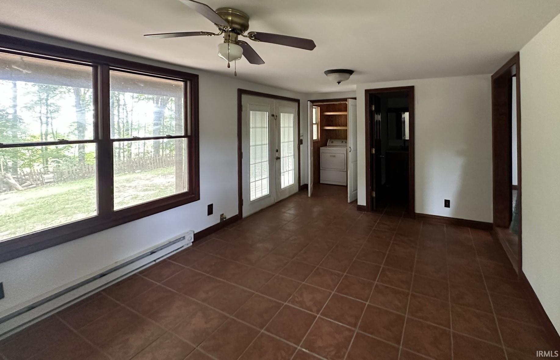 E Northshore Dr, Unionville, IN 47468
