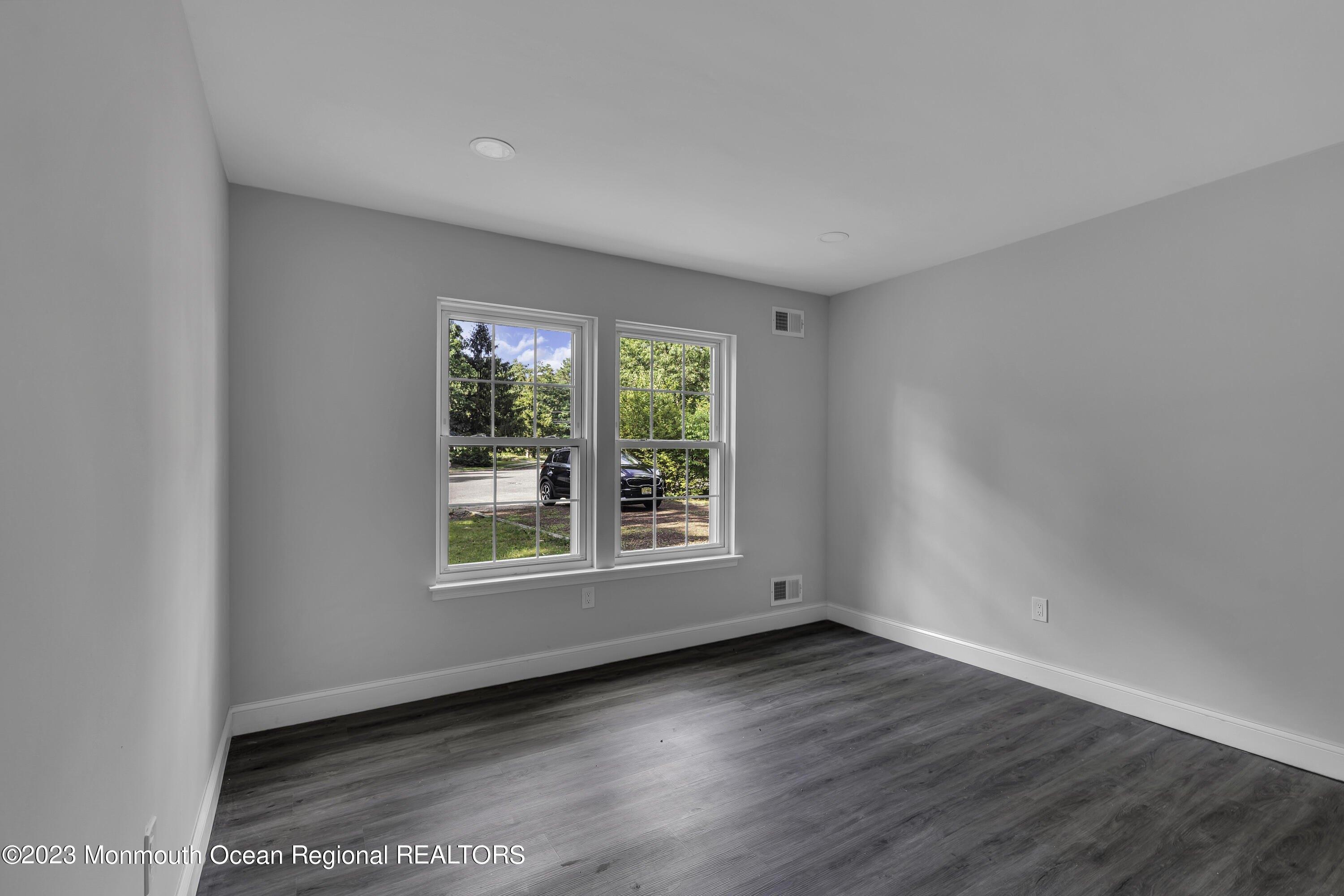 Riverwood Ct, Toms River, NJ 08757