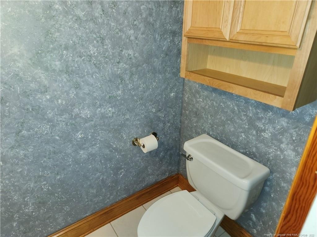 Pinecrest Dr, Fayetteville, NC 28305