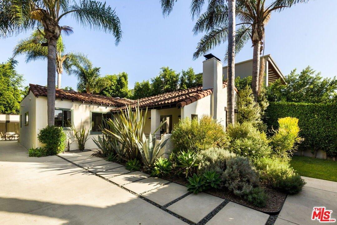 N Flores St, Los Angeles, CA 90048