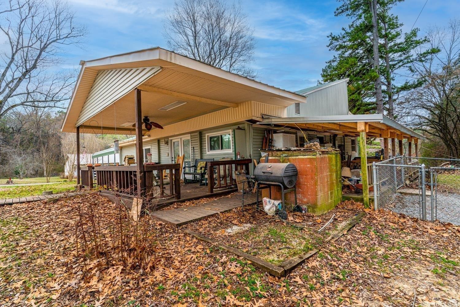 Lorene St, Calico Rock, AR 72519