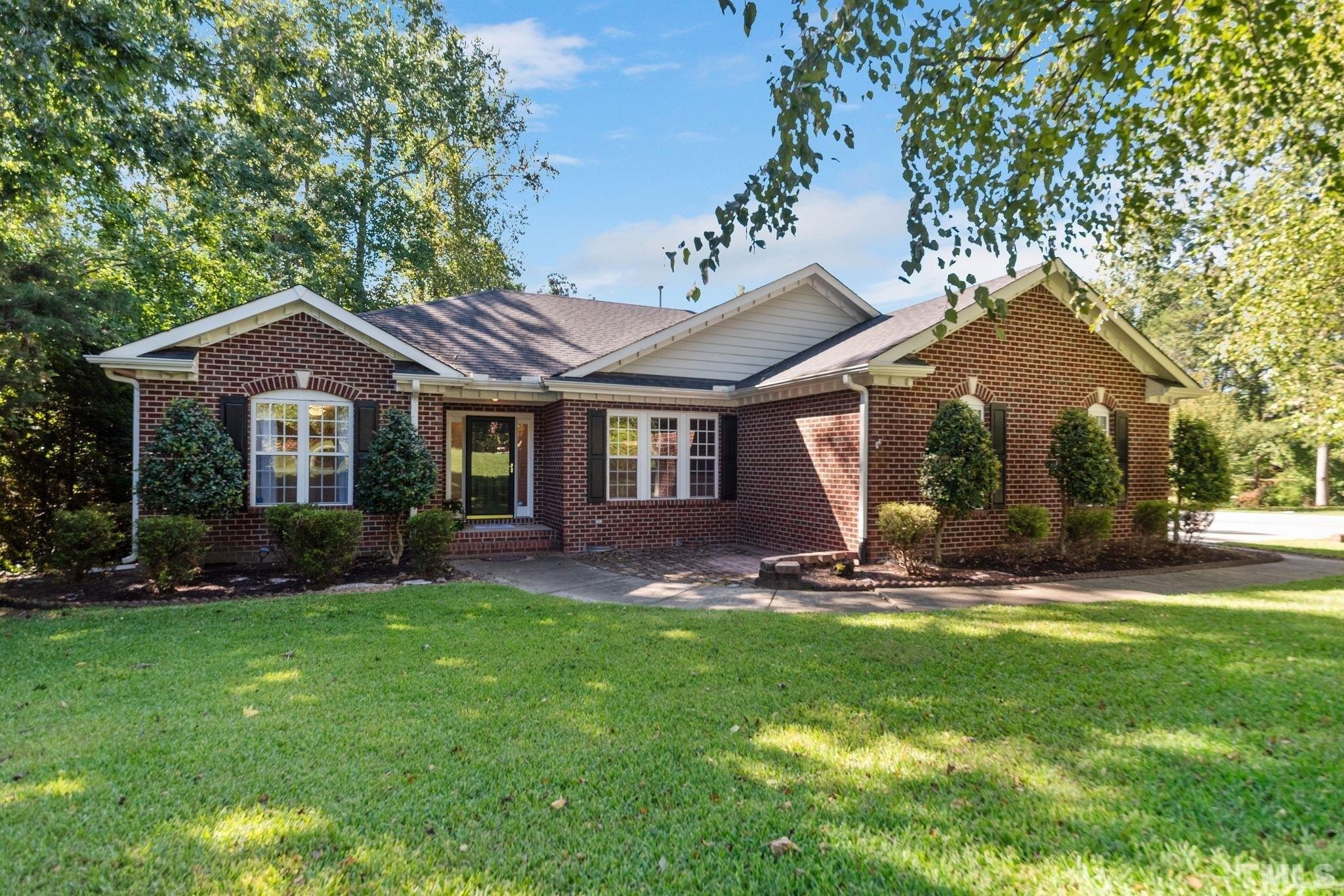 Parishgate Cir, Fuquay Varina, NC 27526