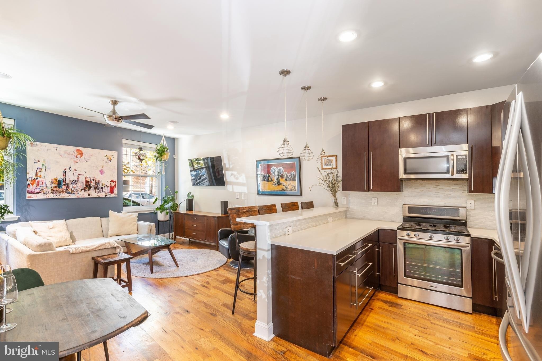 S 3rd St, Philadelphia, PA 19147