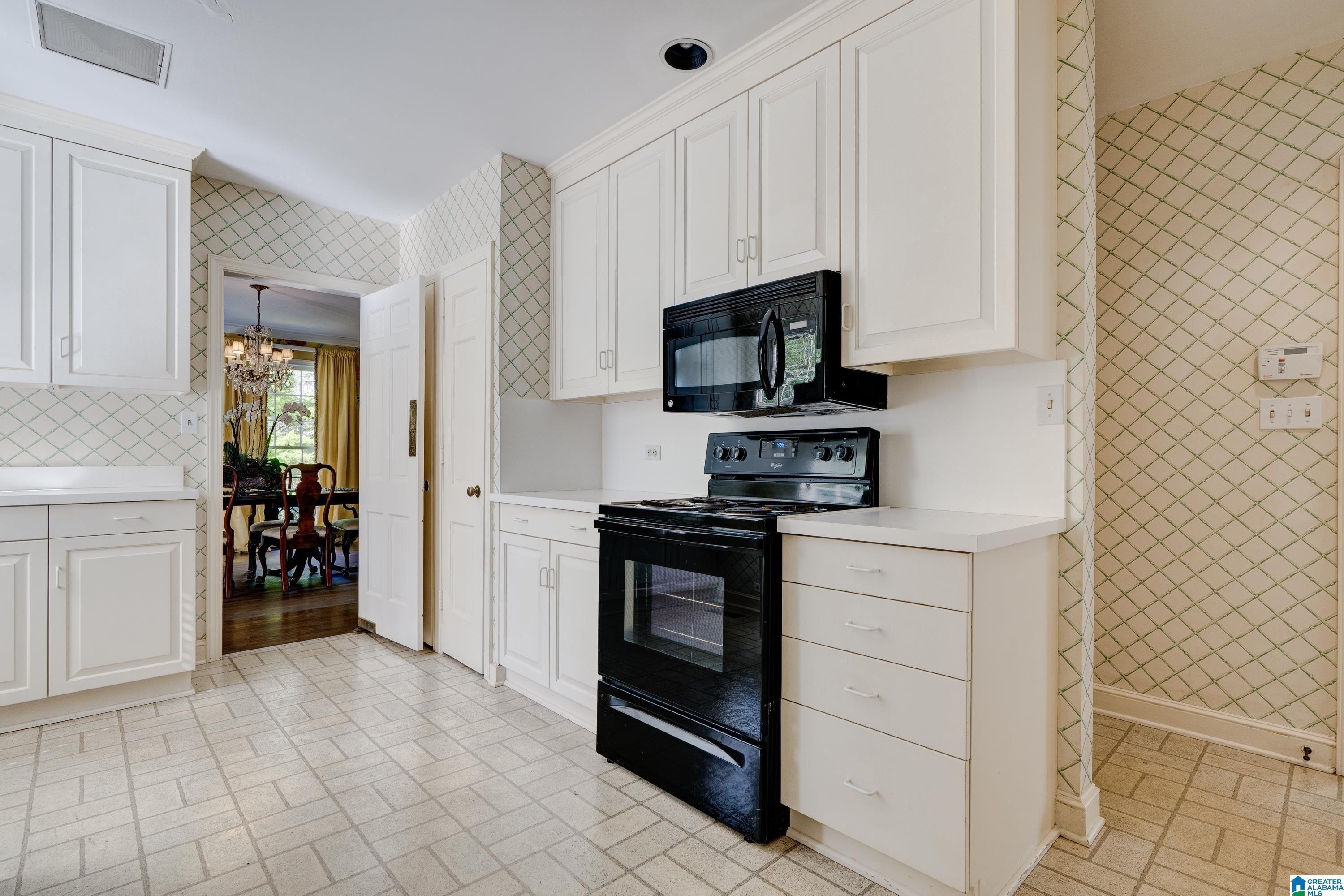 Eden Cir, Mountain Brk, AL 35213