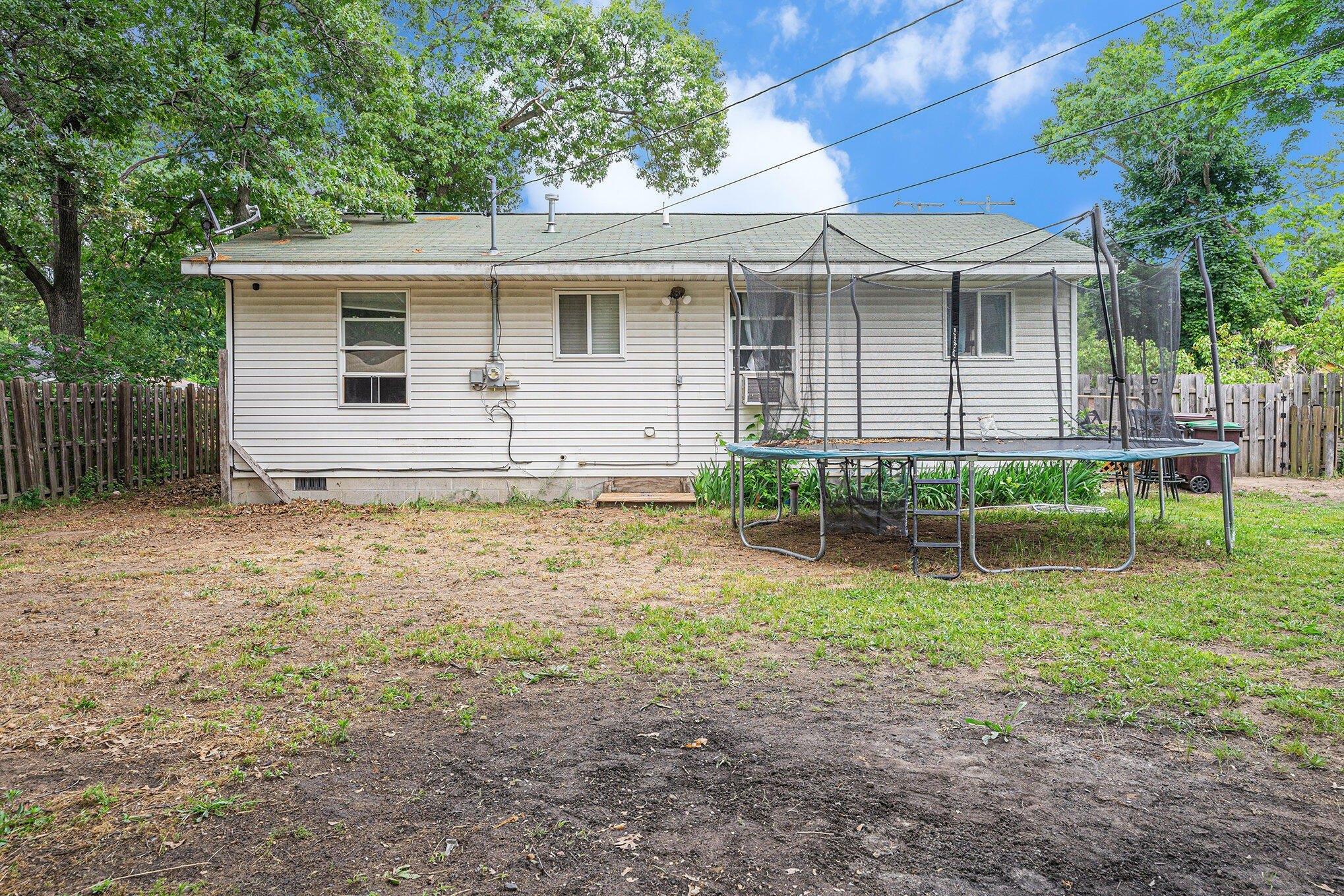 Forest Dr, Muskegon, MI 49442