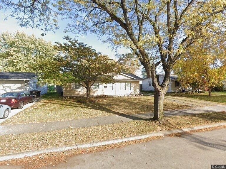 Azalea Dr, Fort Wayne, IN 46825