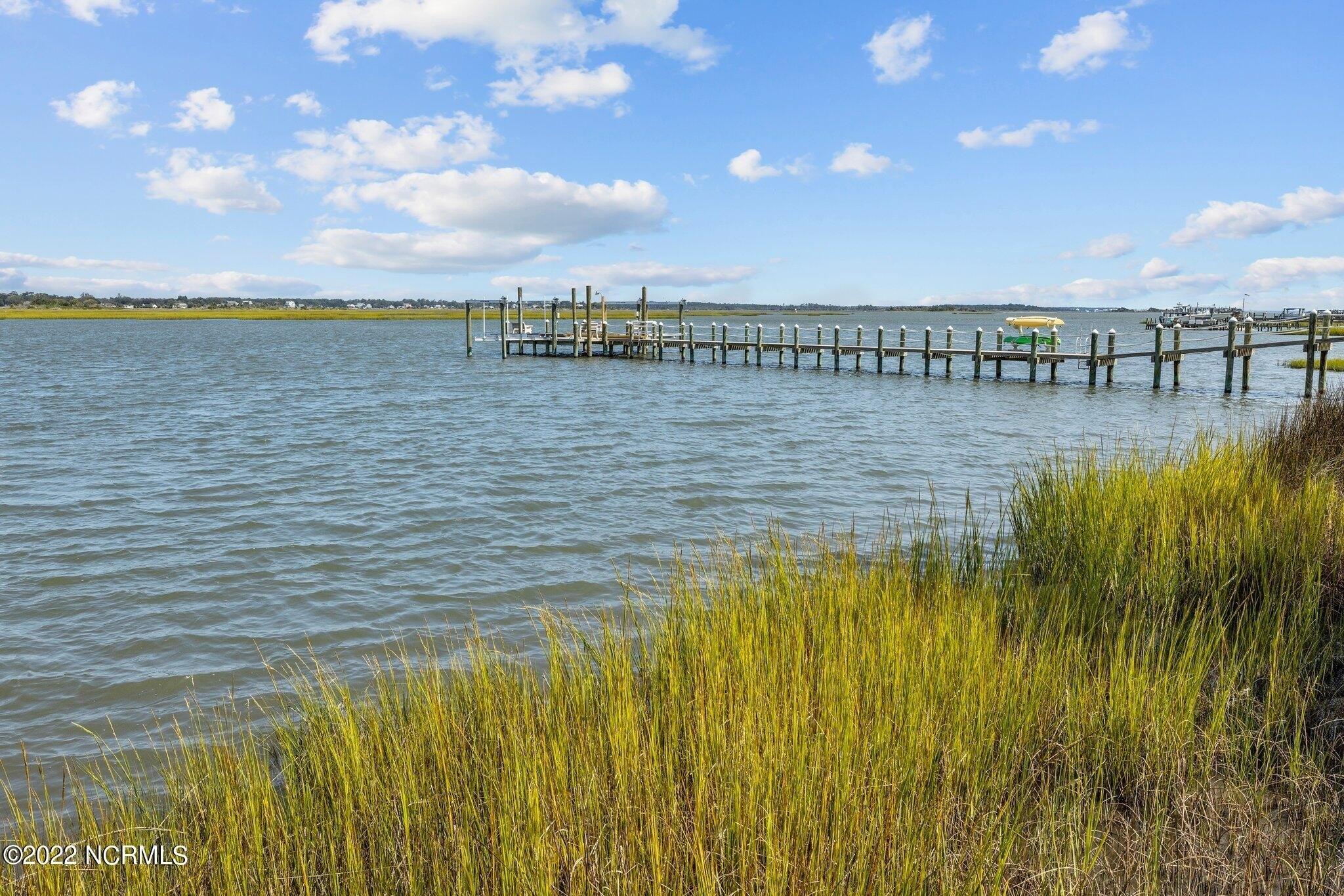 Sunrise Ct, Emerald Isle, NC 28594