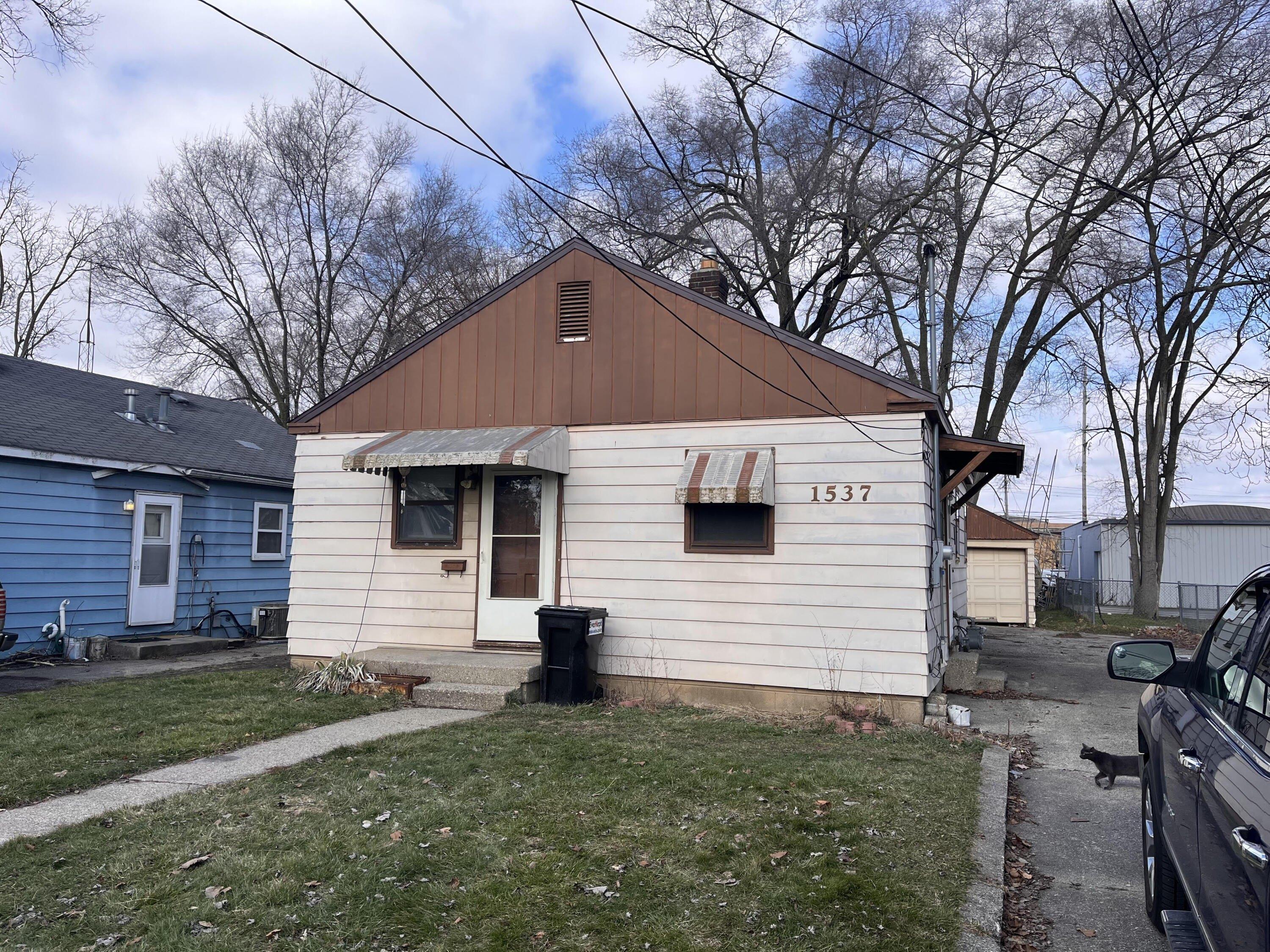 Whiting St Sw, Wyoming, MI 49509