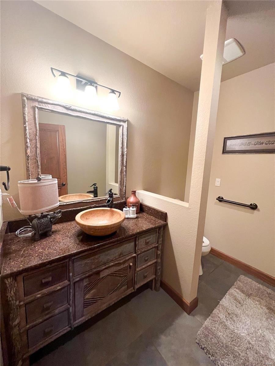 W Hickory Ridge Rd, Steelville, MO 65565