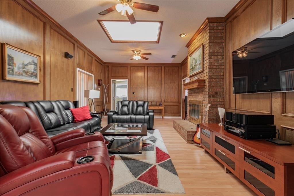 Renee Ln, Desoto, TX 75115