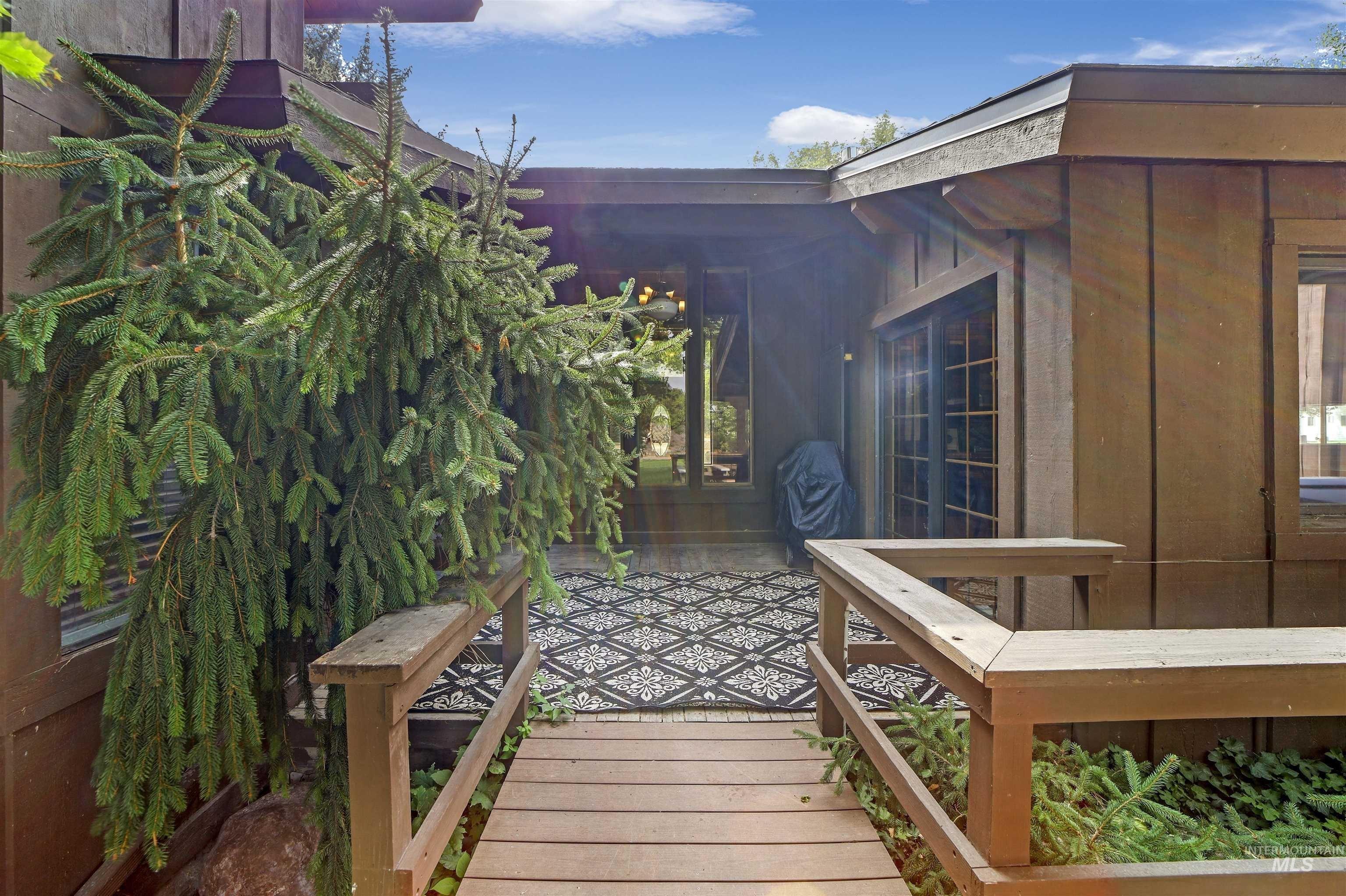9th Ave E, Twin Falls, ID 83301